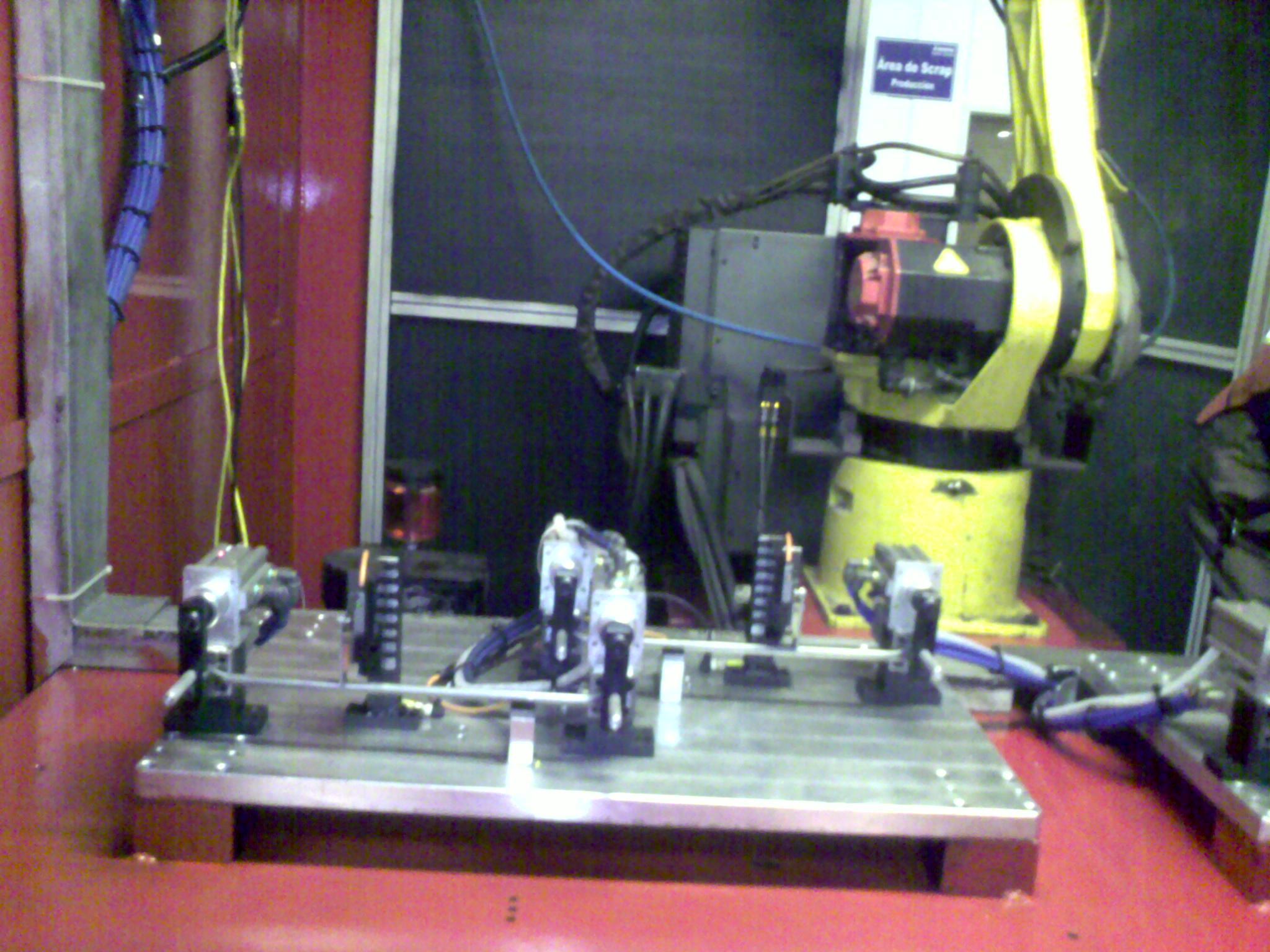 Automatic welding fixture